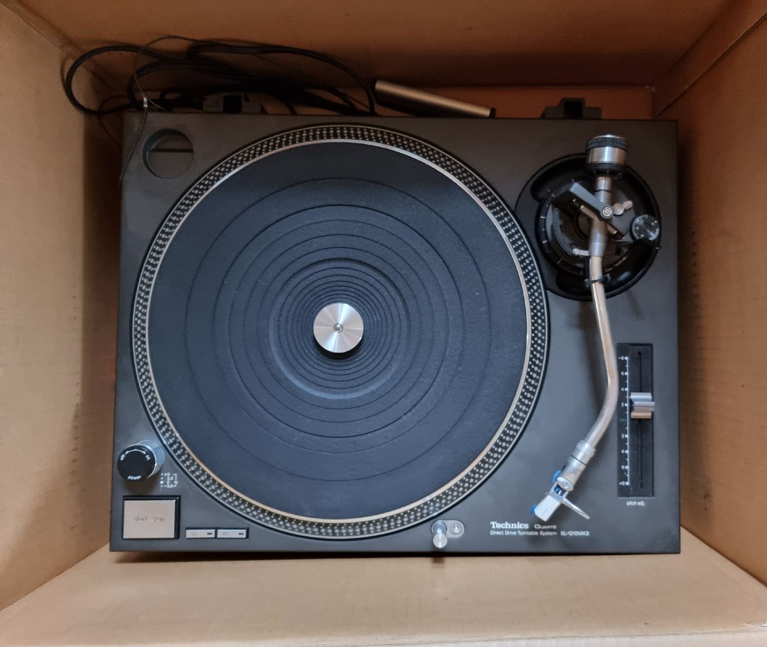 Technics Plattenspieler: Technics SL-1210MK2 Plattenspieler Direktantrieb – Gebraucht aus Rigi-Kaltbad von Marion_Fercher
