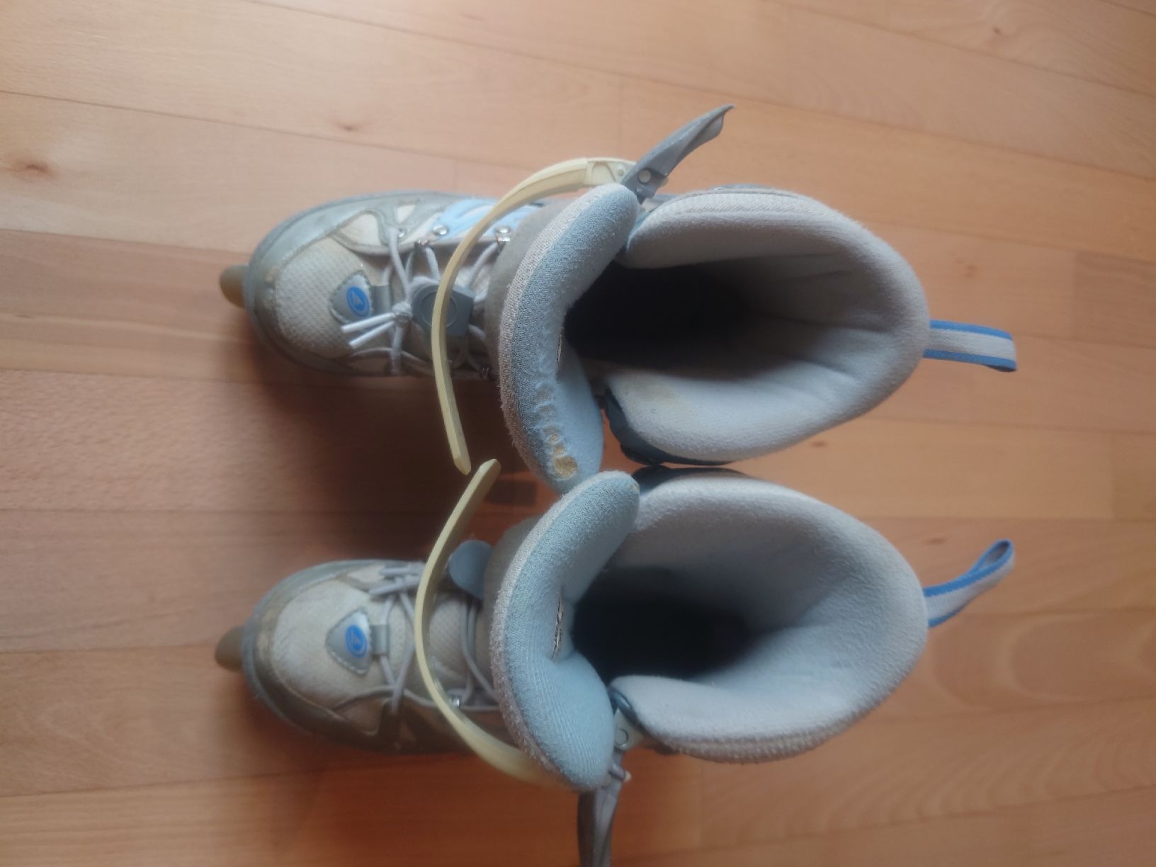 Pattini in linea & Pattini a rotelle: Rollerskates/Inlineskates von Rollerblade – Usato da Boningen venduto da Swyt