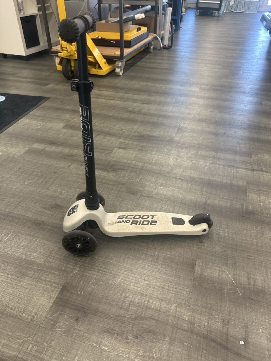 Kickboard: Kindertrotti – D'occasion à Pfungen par monster36