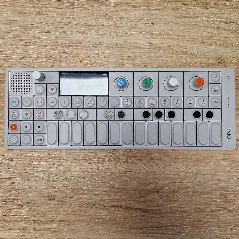 Strumenti musicali: TEENAGE ENGINEERING PO-1 – Usato da Carouge GE venduto da hcashcarouge 1
