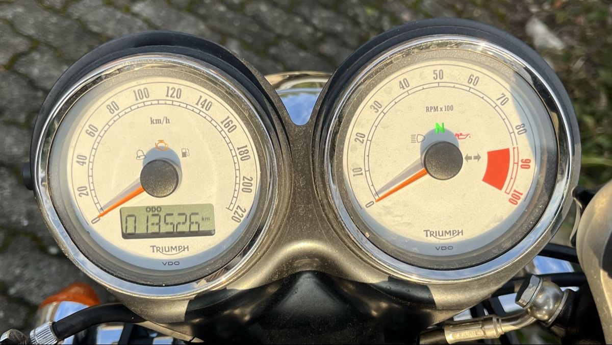 Triumph Strada: Triumph Thruxton Ace Special Edition – Usato da Meinisberg venduto da DHM 4