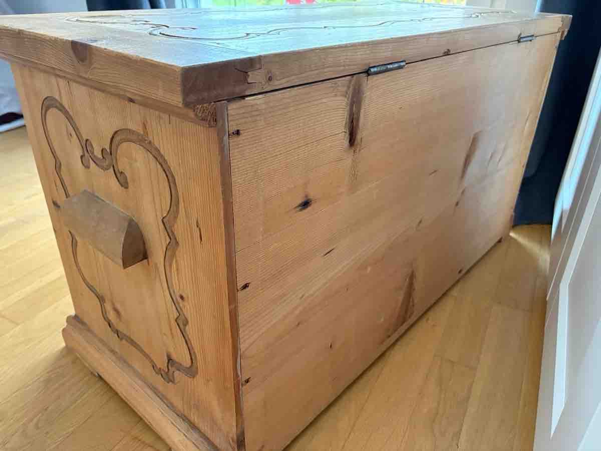 Cassapanche: Antike Truhe aus Holz – Usato da Gutenswil venduto da Naehlaelae 5