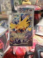 Pokémon 30th Zapdos 133/128 – Englisch