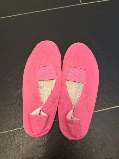 Schuhe für Mädchen: Turnschläppli pink – Gebraucht aus Niederlenz von nad_7g5w