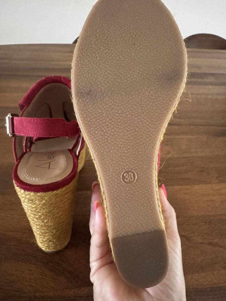 Damenschuhe: Plateau Keilsandale – Neu (gemäss Beschreibung) aus Wermatswil von -secondchance- 5