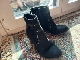 Scarpe scamosciate 