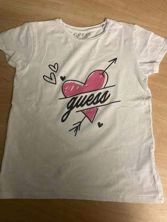 Süsses Guess T-Shirt, Weiss mit Herz Gr.140 Top Zustand