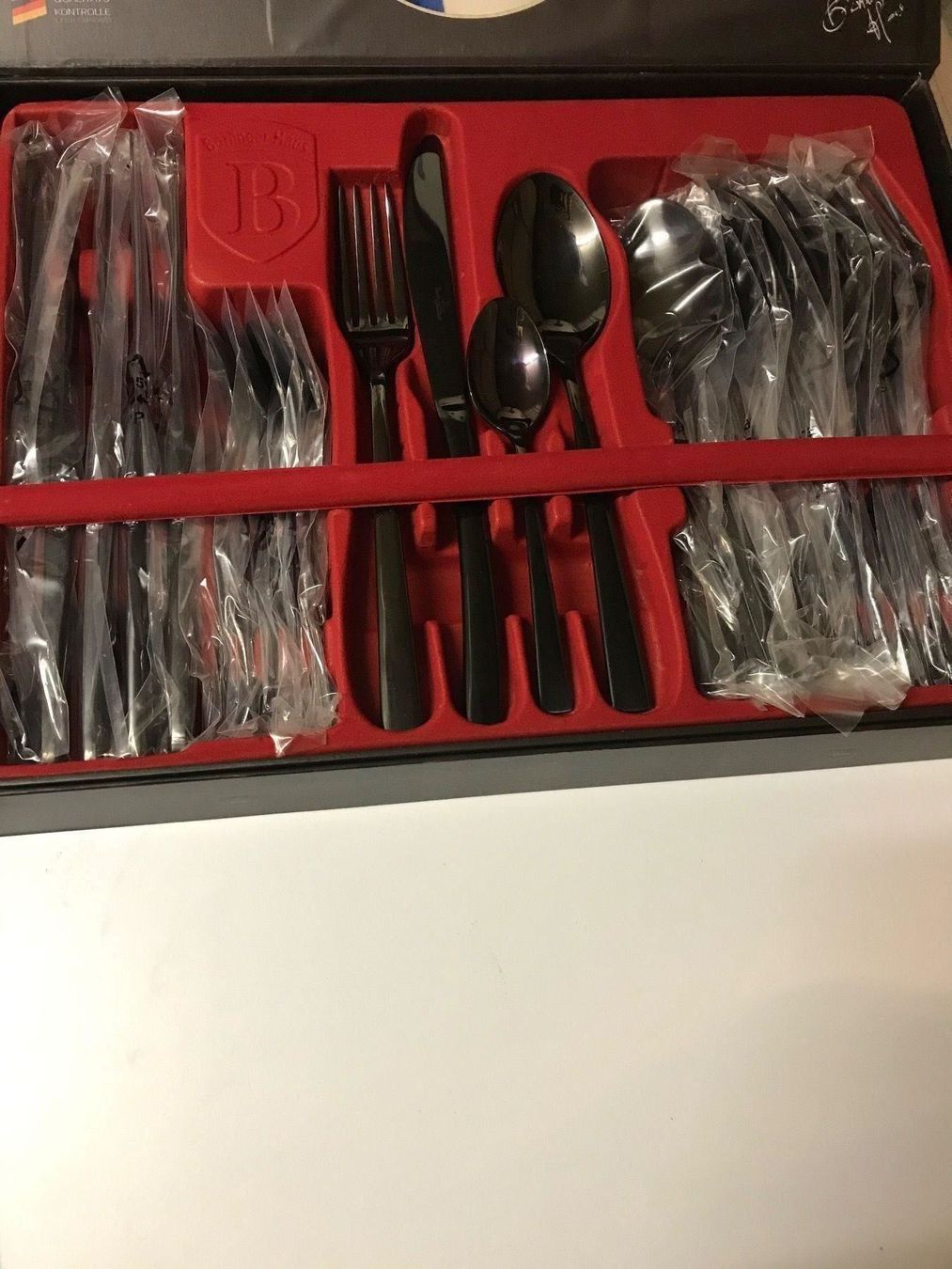 Posate & Argenteria: Besteckkoffer 24 Teillig – Nuovo e nell'imballaggio originale da Zeiningen venduto da Rakkon1 1