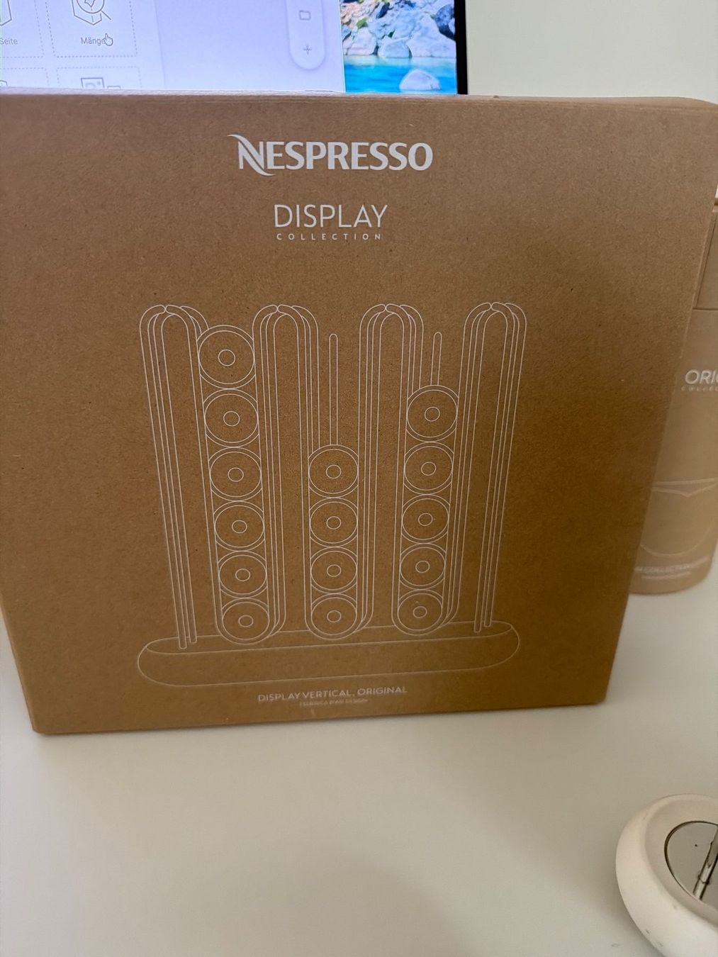 Nespresso Sonstiges für Haushalt & Wohnen: Nespresso Display Vertikal Original Kapselhalter neu – Neu und originalverpackt aus Pfäffikon SZ von migro46