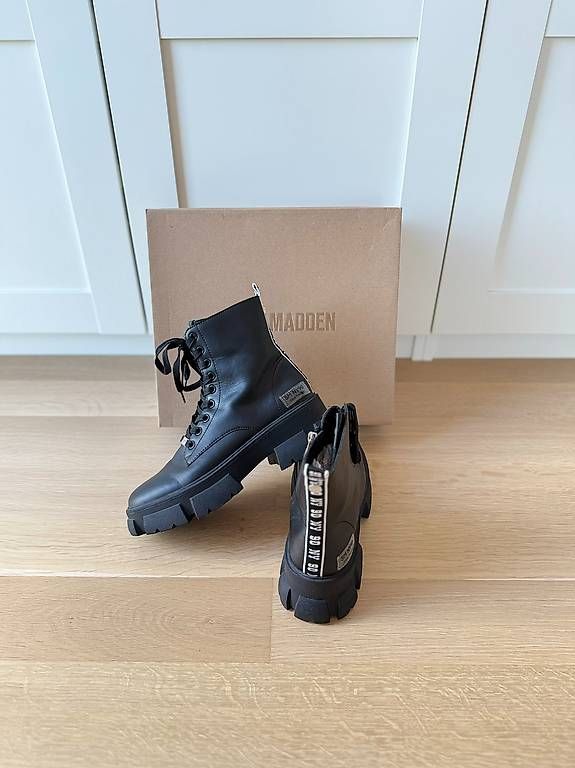 Damenschuhe: Tanker Boots von Steve Madden – Gebraucht aus St. Gallen von Sabrinaaa