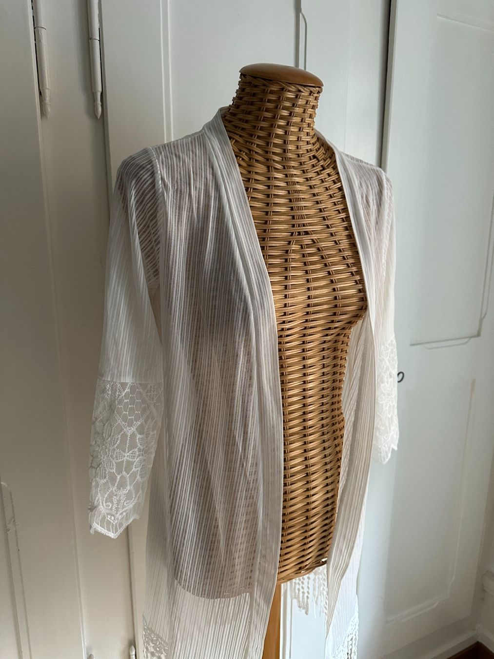 Vestes: Fransen Jäckchen weiss transparent XS – D'occasion à Zürich par Diazaio 1
