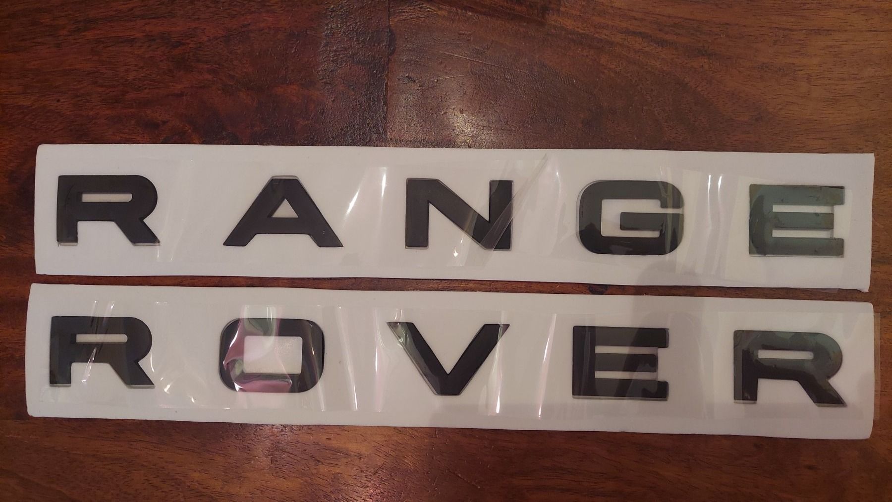 Land Rover Alle Autoersatzteile: Range Rover-Schriftzug – Neu und originalverpackt aus Zürich von makimakimak
