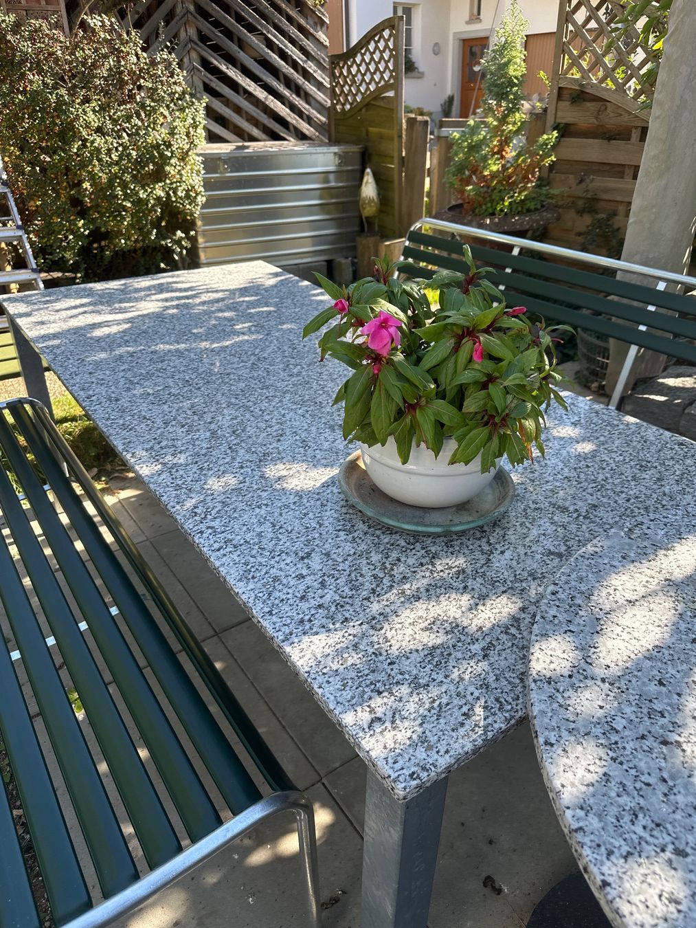 Tische: Gartentisch mit Granitplatte 185x85cm – Gebraucht aus Trüllikon von angela4444
