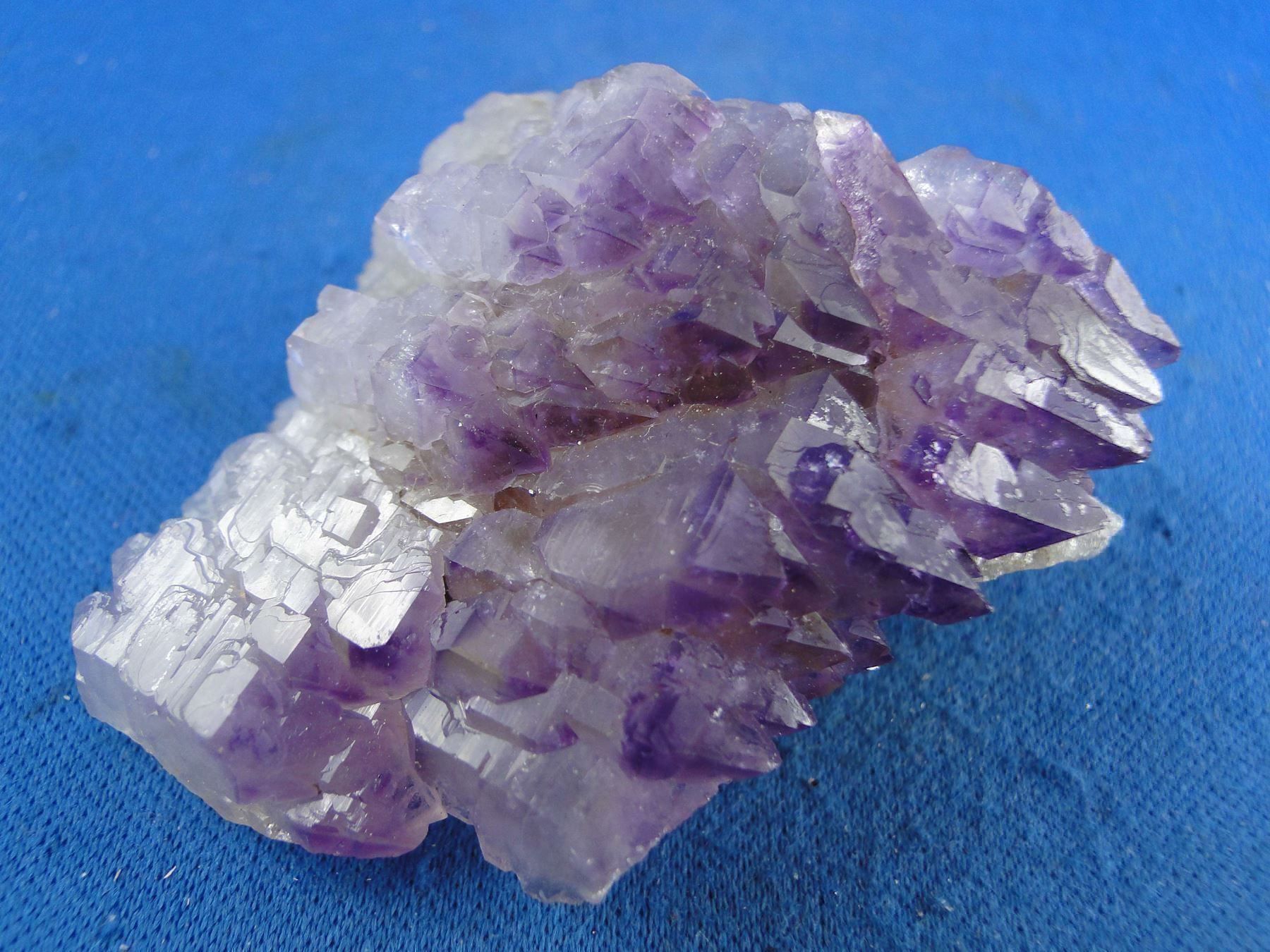 Minerali & Pietre curative: Quartz var Amethyst – Usato da Schinznach Bad venduto da Demerald 8