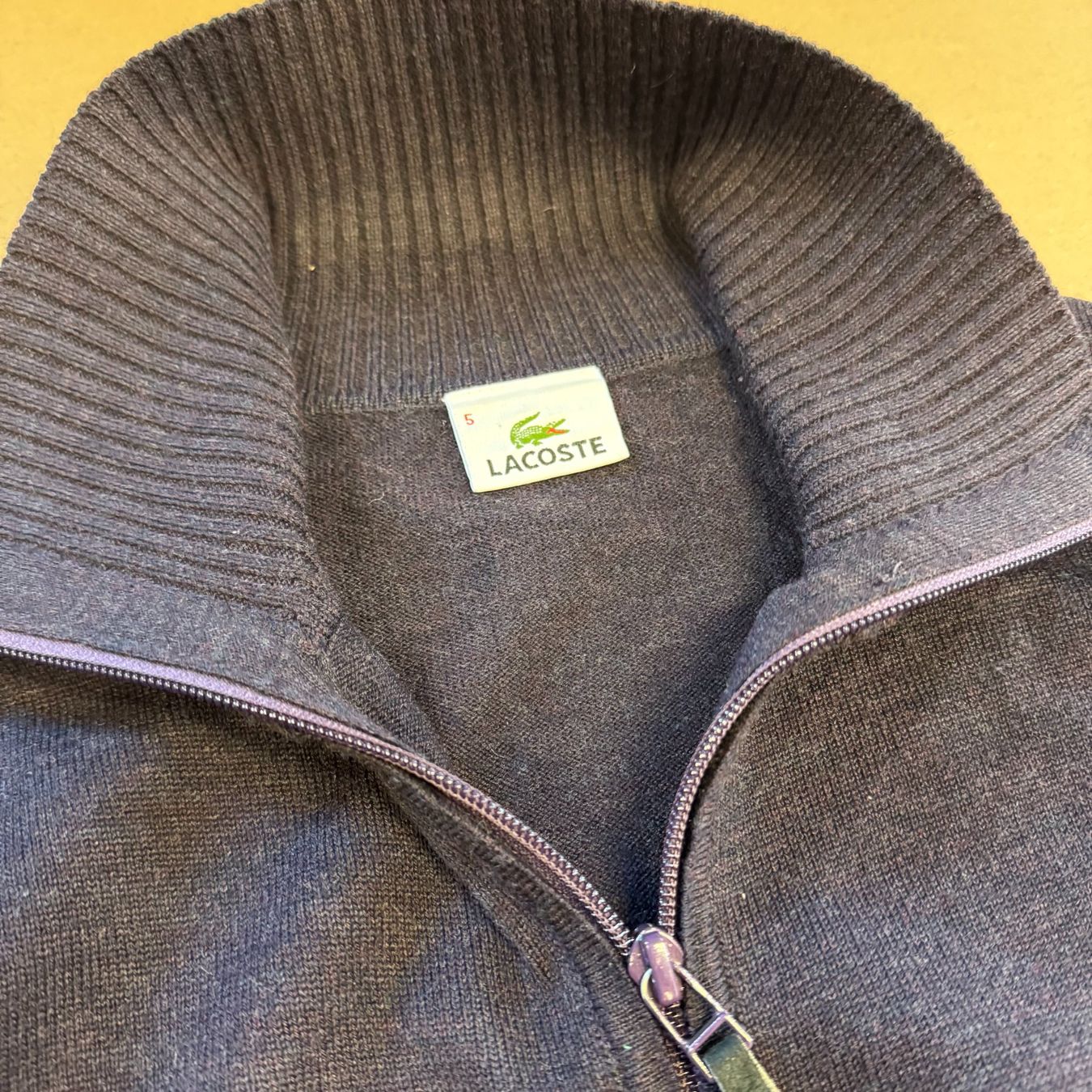 Lacoste Jacken: Lacoste vintage purple Woolmark zip-up 90s retro strickpull – Gebraucht aus St. Gallen von sourced_limited 2