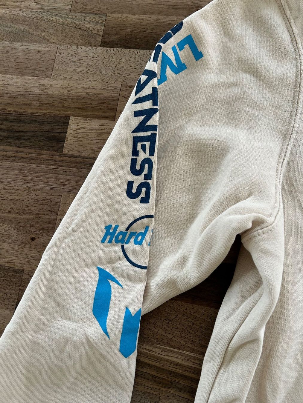 Hard Rock Cafe Pullover & Sweatshirts: Hard Rock Messi Collection Kapuzenpullover Grösse L – Gebraucht aus Oberwil-Lieli von Mhd 3