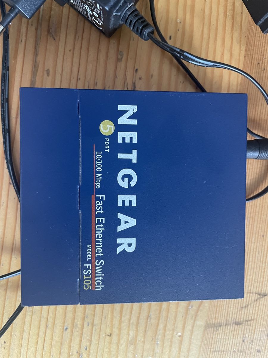 Netgear Modem & Router: NetGear Model FS105 – Nuovo (secondo la descrizione) da Luzern venduto da kasophie 3