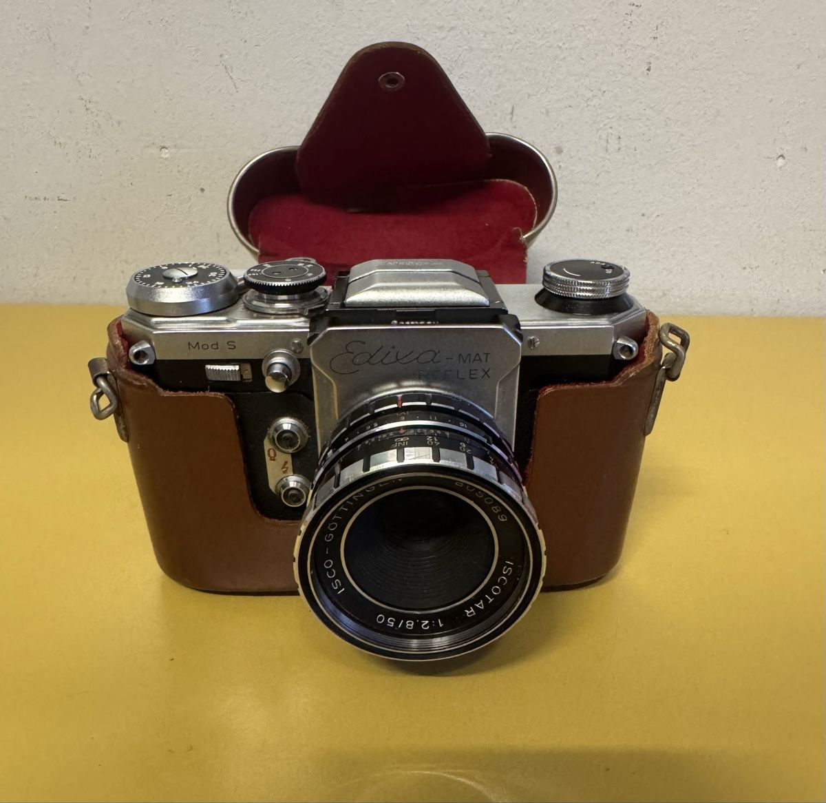 Edixa Fotocamera: Edixa-mat Reflex mit ISCOSTAR 1:2.8/50 Objektiv – Usato da Schlieren venduto da Freundlich02
