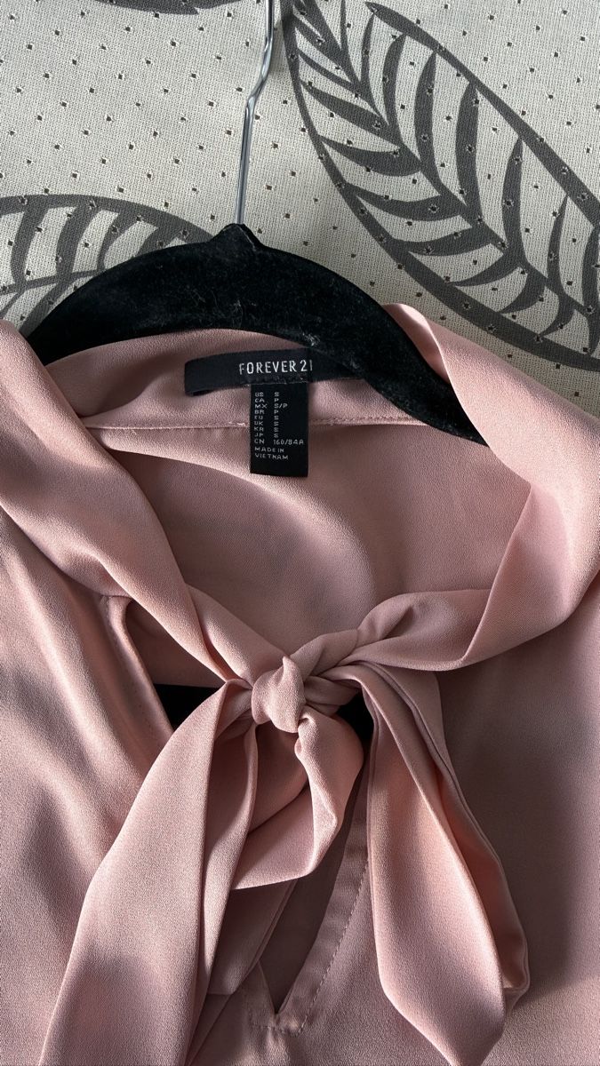 Camicette: Forever 21 Beige Blouse with Neck Tie – Usato da zug venduto da Inaar 4