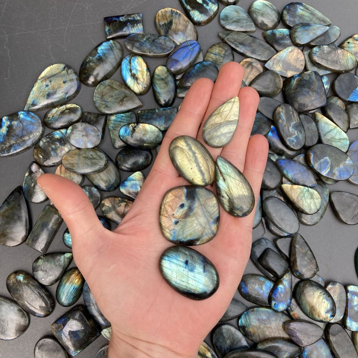 Edelsteine: Exklusiv: 2KG Labradorit Cabochon Lot – Neu (gemäss Beschreibung) aus Biel von djvalbnc 1