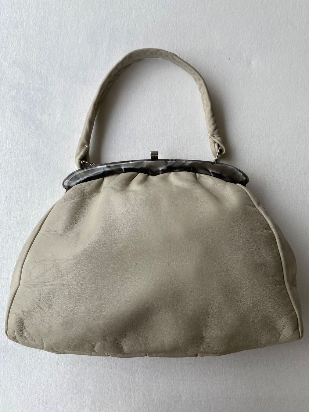 Taschen für Damen: Damen Tasche, Leder, cremefarben – Gebraucht aus Lenzburg von Boffer1A