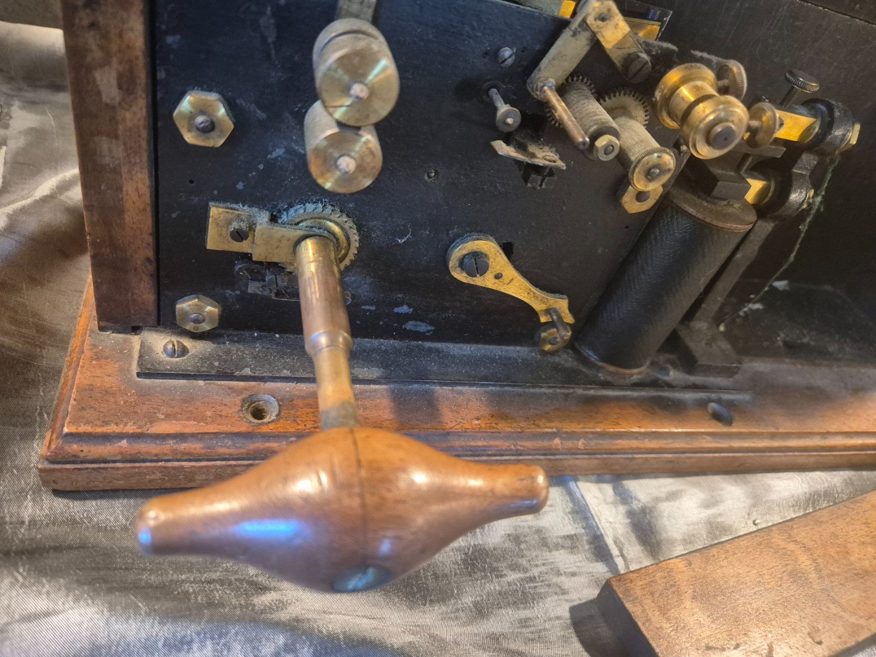 Telefoni: Télégraphe Morse en Laiton, 1880s – Usato da Essertes venduto da onezoneplay 7