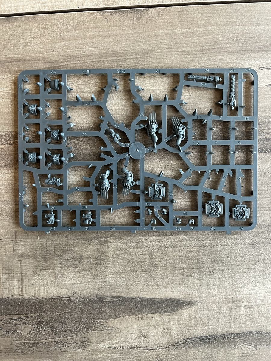 Giochi: Warhammer 40k/Horus Heresy Gussrahmen/Bits Set 4 – Usato da Othmarsingen venduto da stephiesheena 2