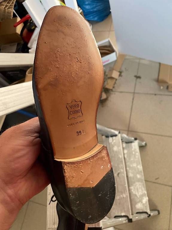 Scarpe da donna: Chaussures en cuir taille 39.5 – Usato da Sonceboz-Sombeval venduto da msap 2