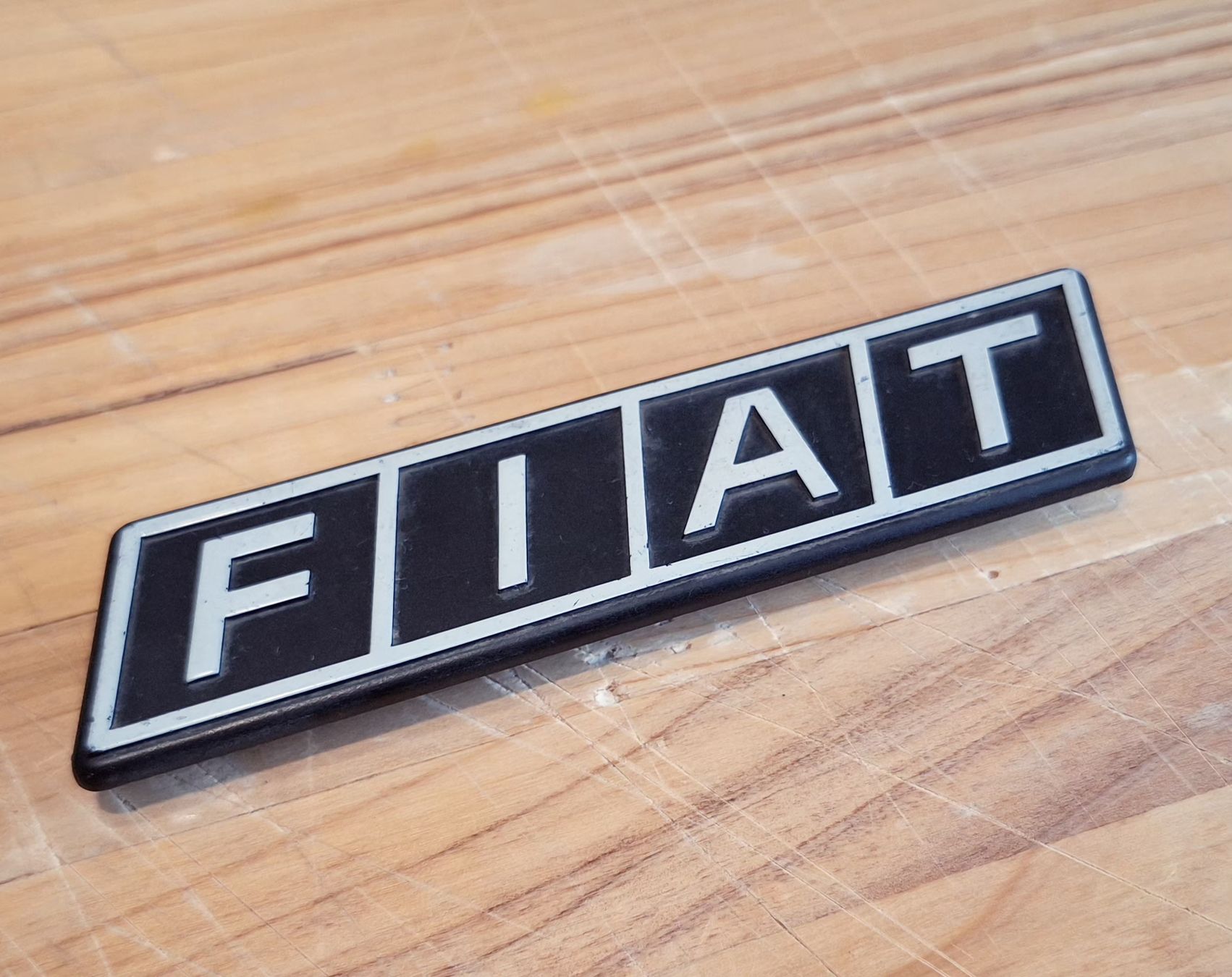 Fiat Alle Autoersatzteile: Fiat Oldtimer Emblem – Gebraucht aus Triesen von BLACKSHEEP75