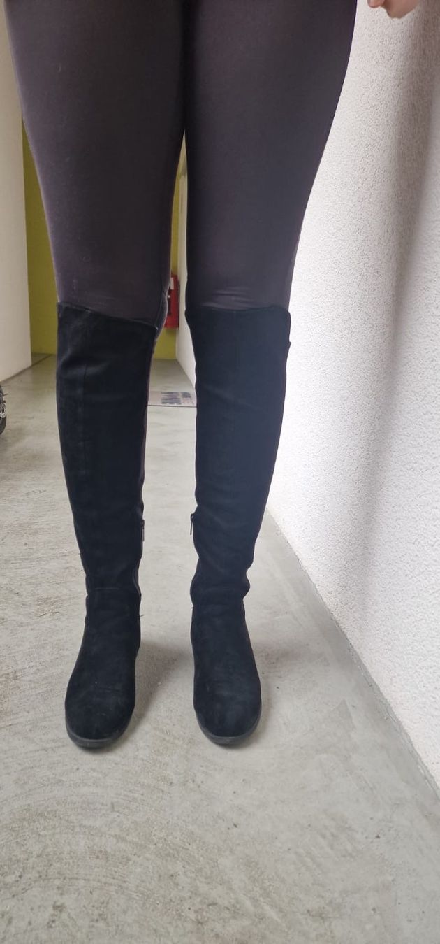 Scarpe da donna: Overknees mit Reisverschluss – Usato da Diessenhofen venduto da nia_2k9h