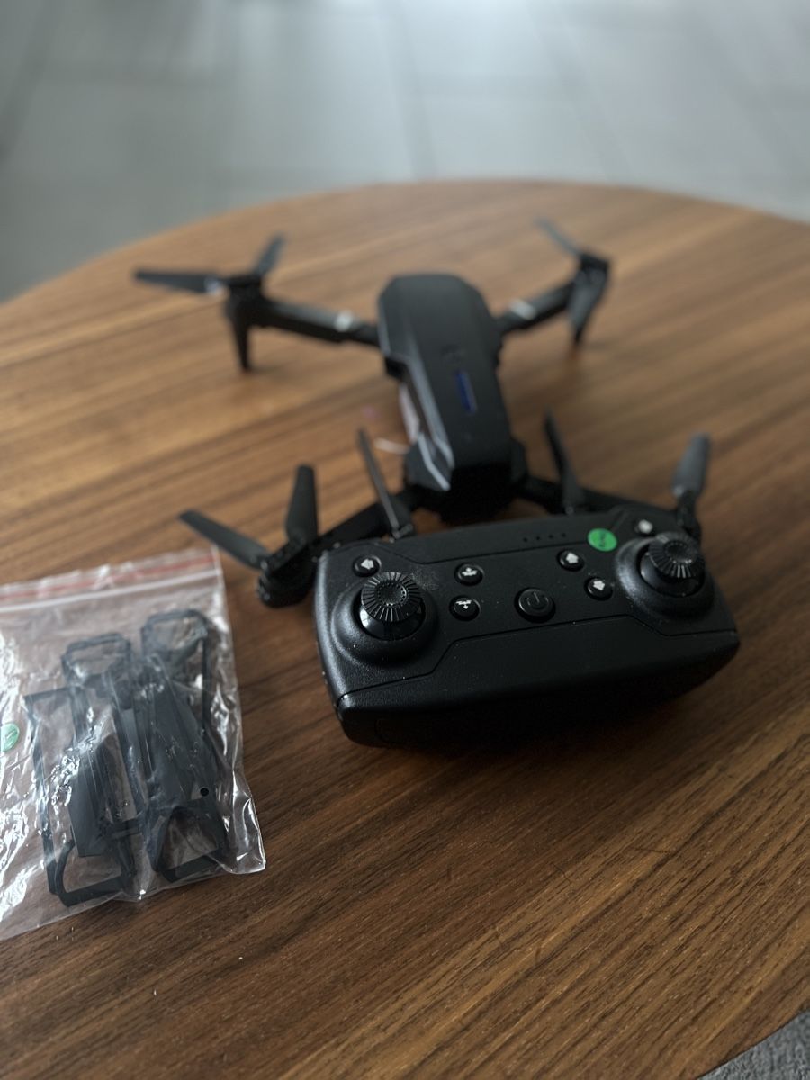 Blackmagic Videocamere: Foldable Drone with Camera & Controller - Ready to Fly! – Usato da Turbenthal venduto da Sert88 3