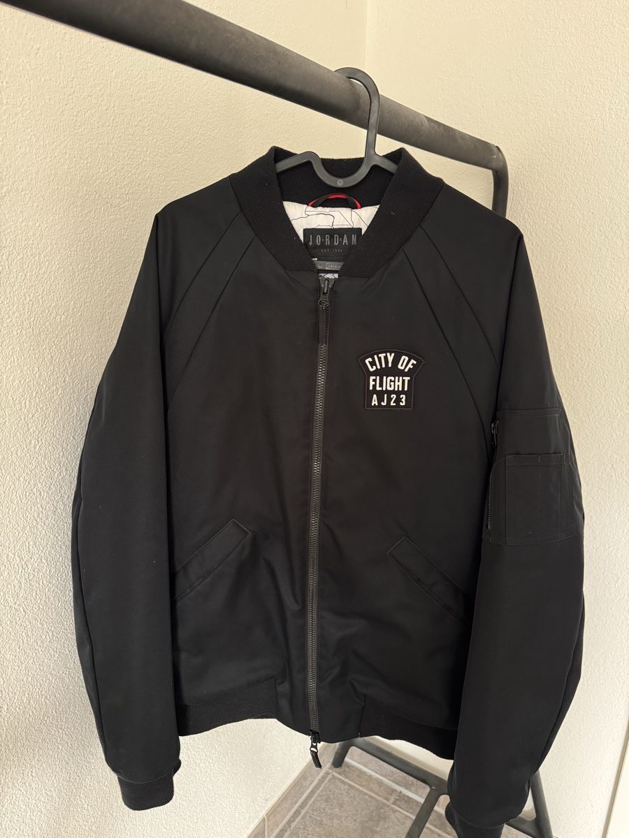 Jordan Giacche: Nike Jordan Bomberjacke – Usato da Alpnach Dorf venduto da rie_72hw