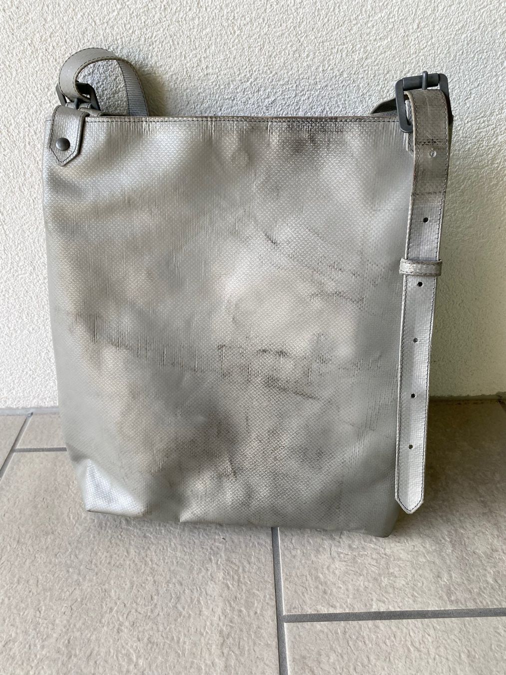 Freitag Sacs: Freitag Tasche, Modell Morgenson, Silberfarbig – D'occasion à Fanas par Omibia 2