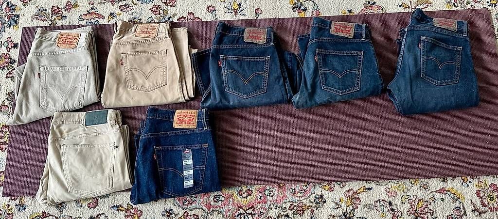 Levi's Jeans: 6 paires de Levi's – Usato da Yverdon-les-Bains venduto da Vietnet
