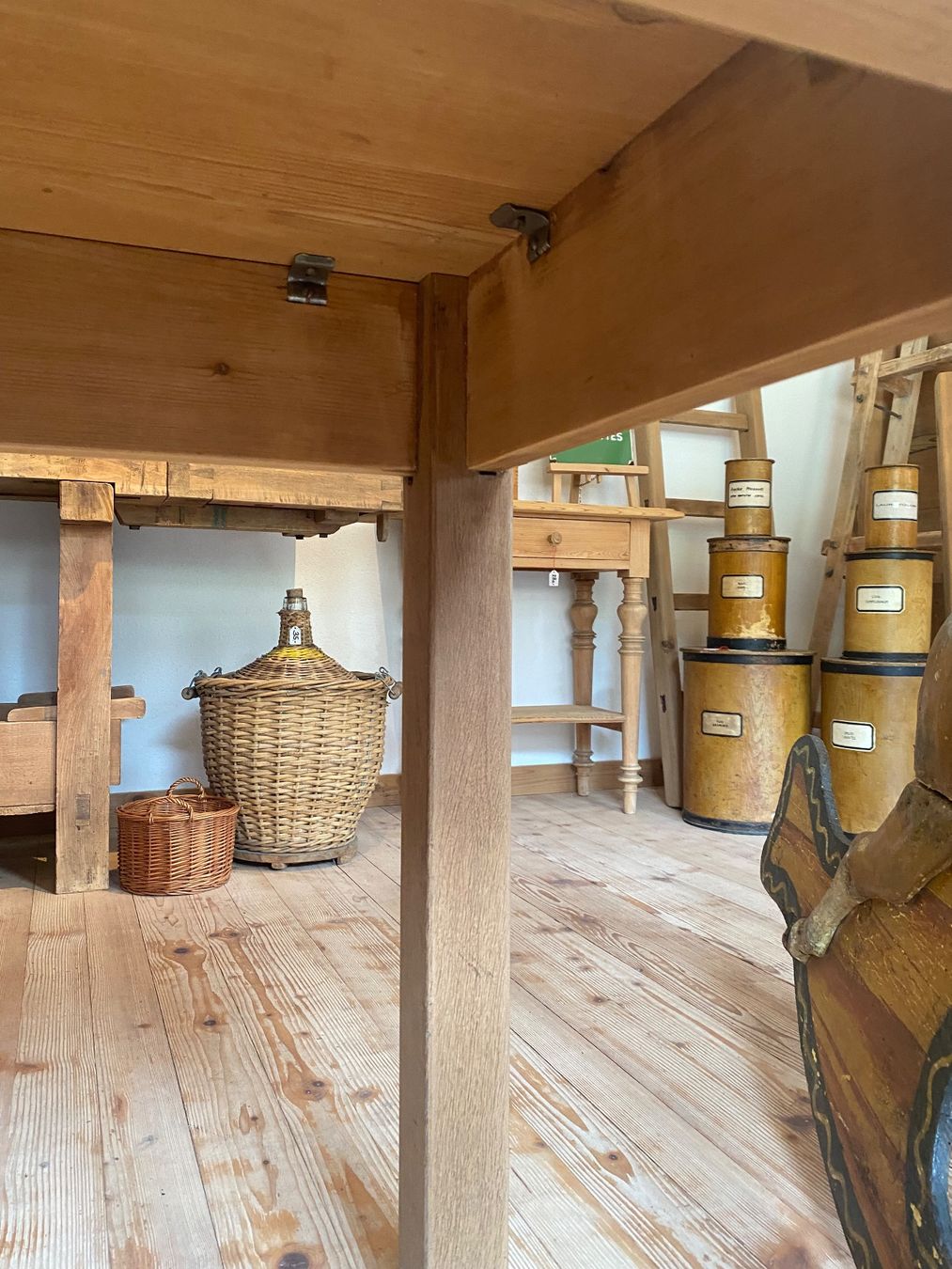 Tische: Antiker Tisch – Gebraucht aus Lenk im Simmental von gwustu 2