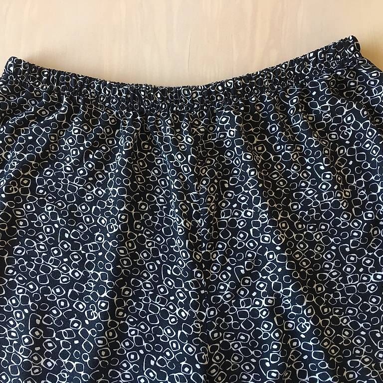 Pantaloni: Leichte Sommer-Freizeithose, Stoff, Gr.52 – Usato da Russikon venduto da Pebblybeach 1