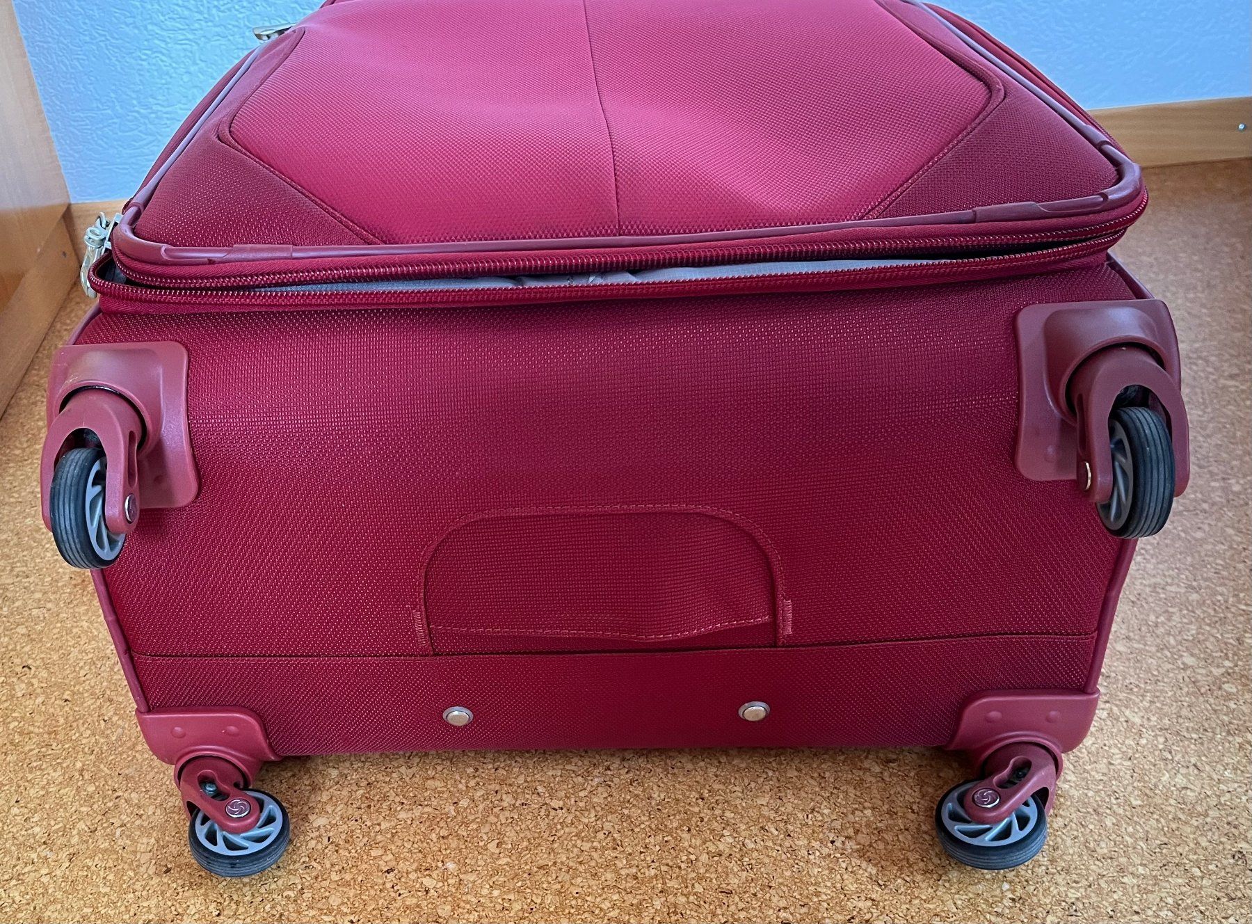 Samsonite Valigie: samsonite rollkoffer – Usato da Uttigen venduto da mas_6yq7 2