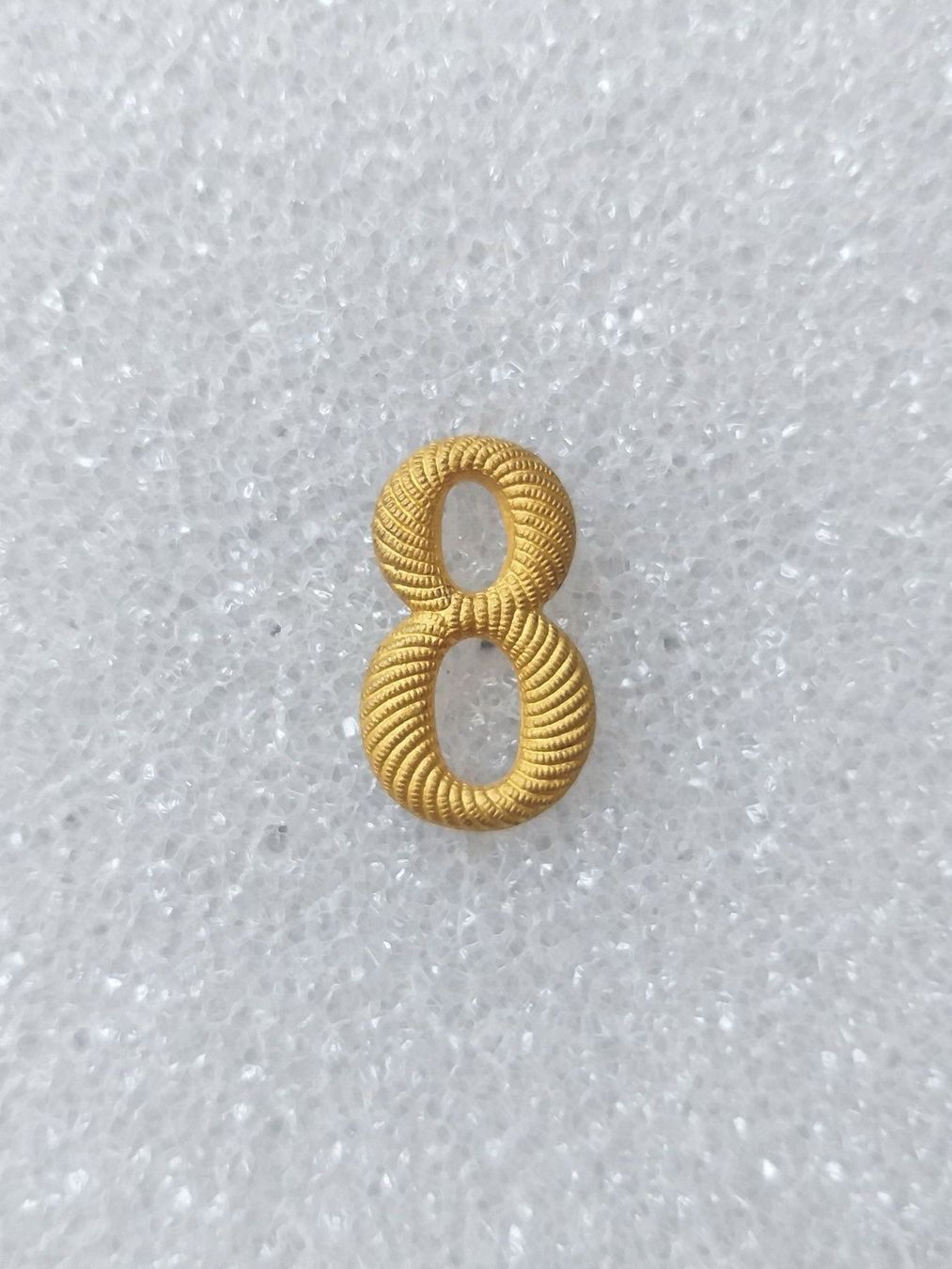 Placchette & Badge: 21 mm Gold Nummer 8 V2 für Schulterpatte – Usato da Bauma venduto da SwissMilitaria