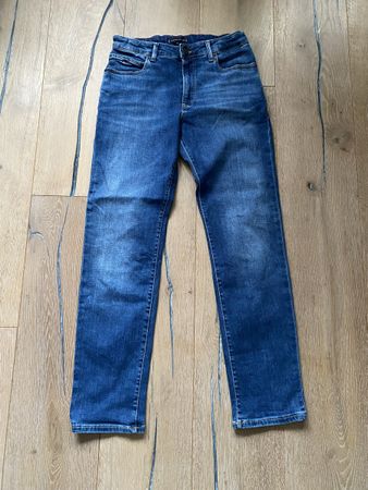 Tommy Hilfiger Jeans, Grösse 152, neuwertig für den Frühling