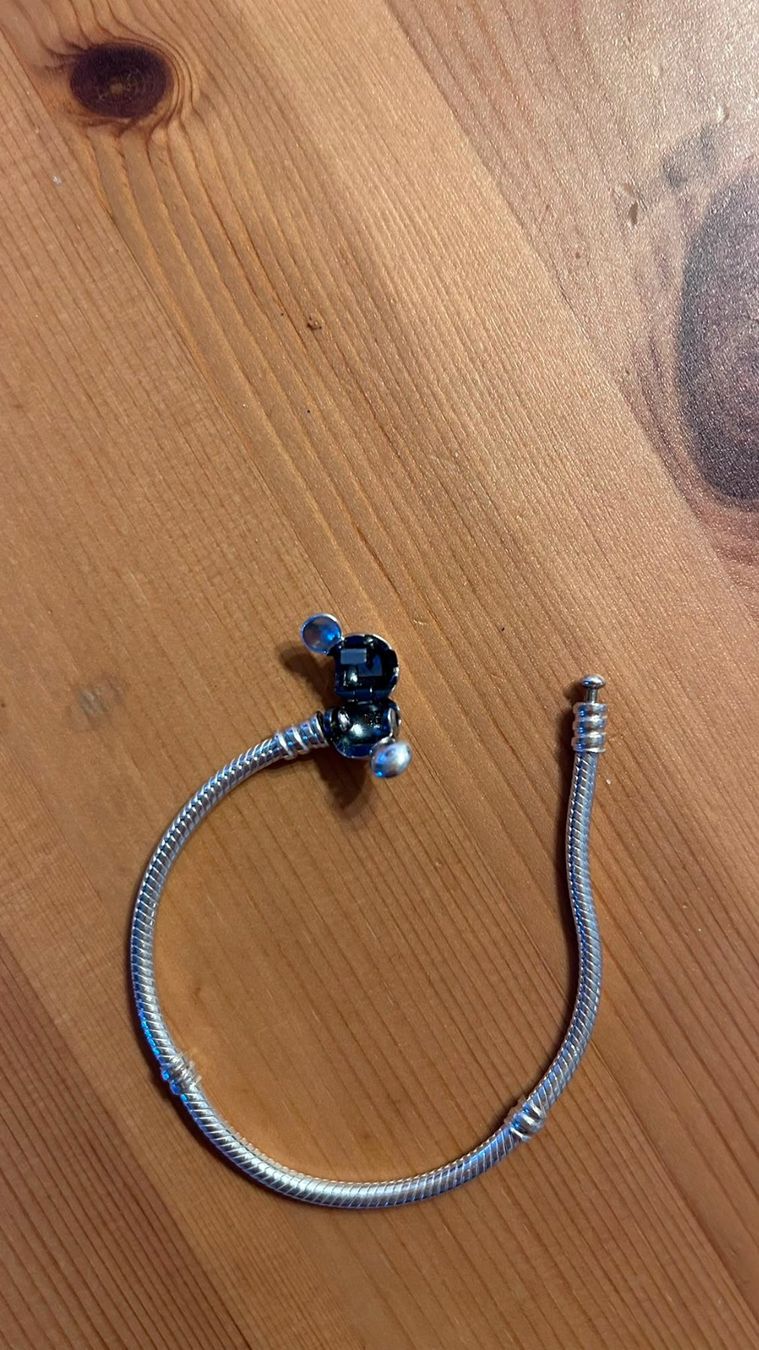 Pandora Armbänder & -reifen: Pandora Disney Armband – Gebraucht aus Seengen von nad_cn92 2
