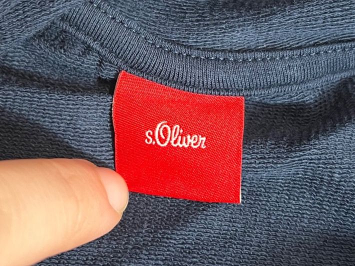 S.Oliver Pullover & Sweatshirts: S.Oliver Pullover, Gr. 116/122, Einhorn Motiv, Top Zustand! – Gebraucht aus Bottenwil von topshop 2