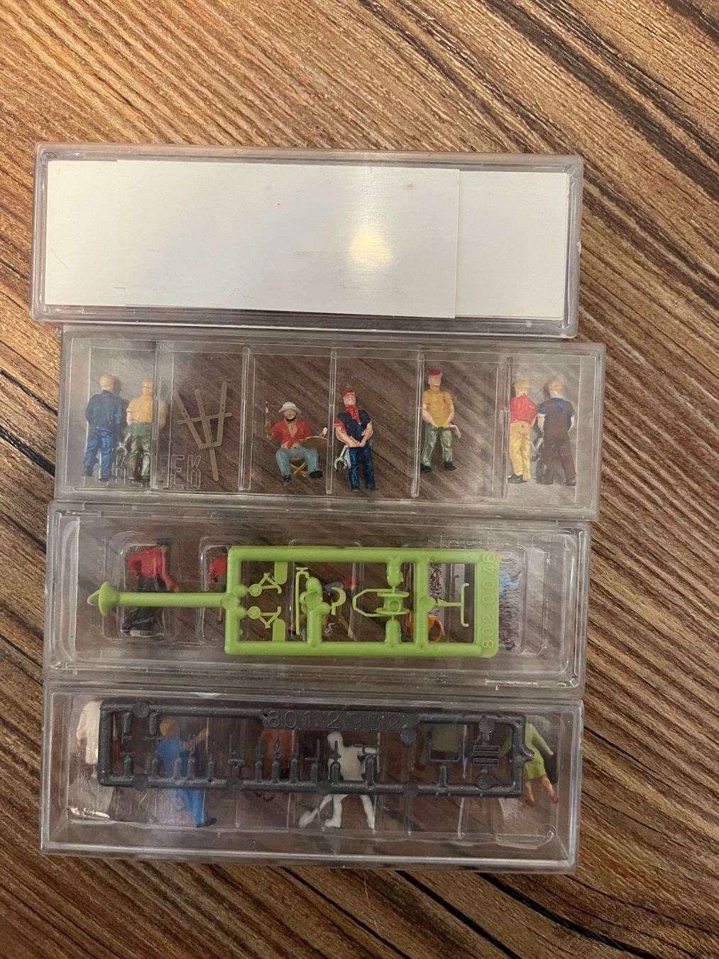 Preiser Modellbausätze & Standmodelle: Preiser H0 Figuren Set (4 Boxen) – Gebraucht aus Hirzel von momo24Horgen 1