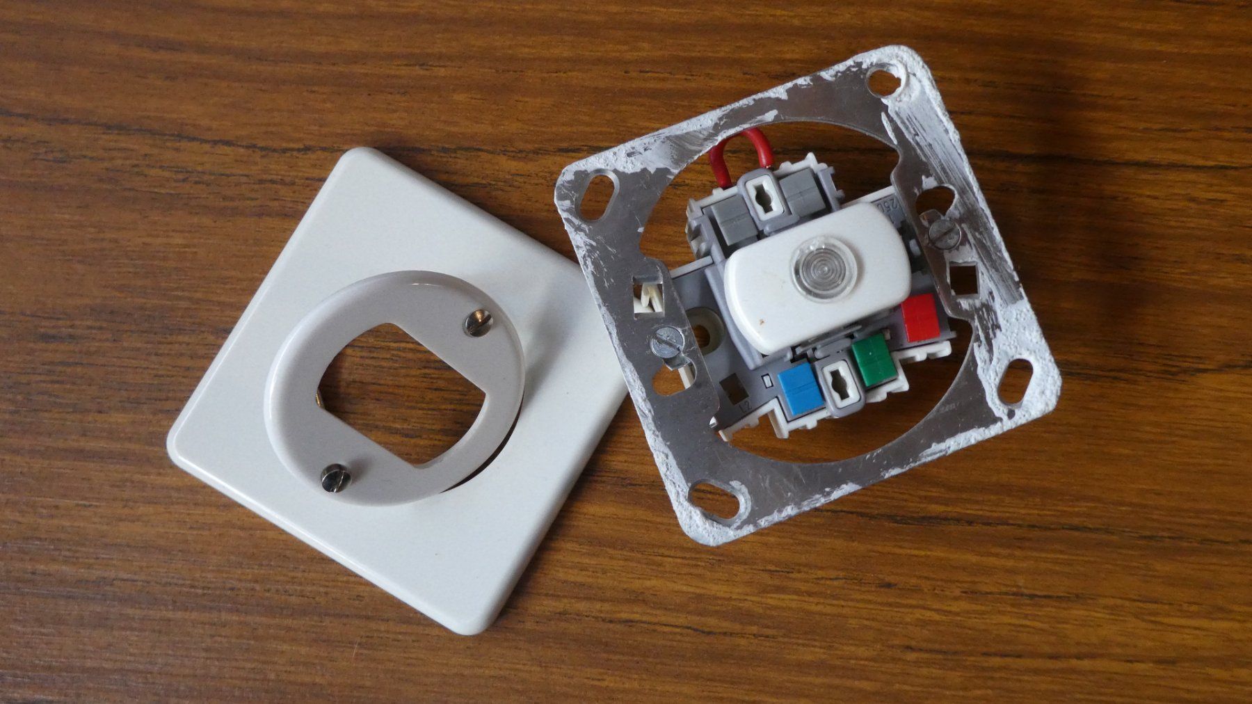 Interruttori: Lichtschalter – Difettoso da Lausen venduto da Vectrex1 1