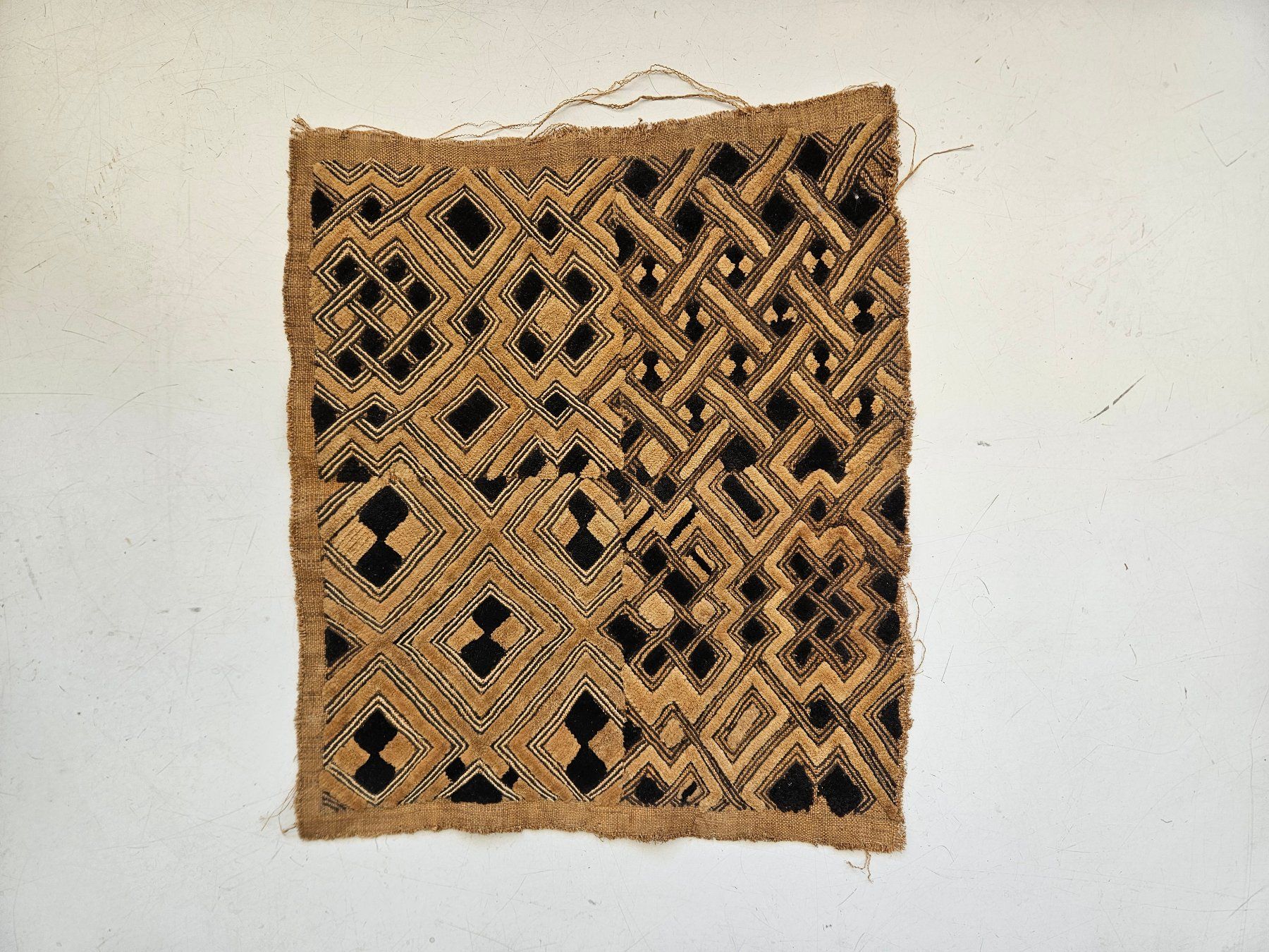 Tessuti: Raphia-Plüschgewebe, "Velours du Kasaï", Afrikanische Kunst – Usato da Basel venduto da MatthiDo