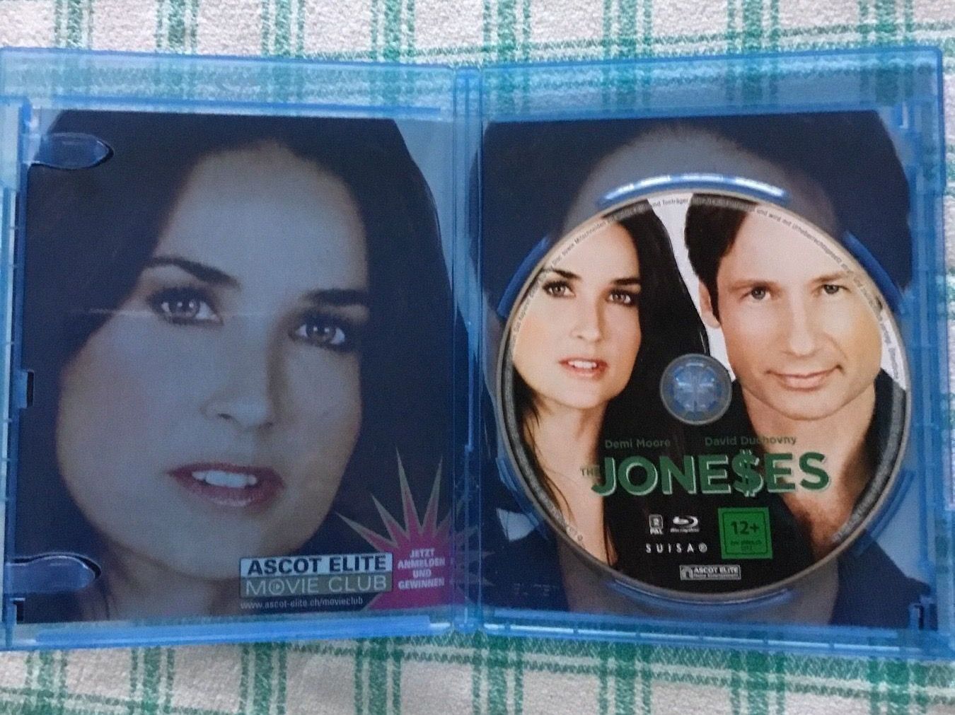 Tutti i DVDs: The Joneses Blu Ray – Nuovo (secondo la descrizione) da Blauen venduto da sternchen66 2