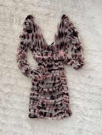 Kleid Zara, gerafft, gemustert, Grösse XS, neuwertig