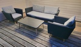 Rattanlounge mit Beistelltisch (Schwarz/Weiss)