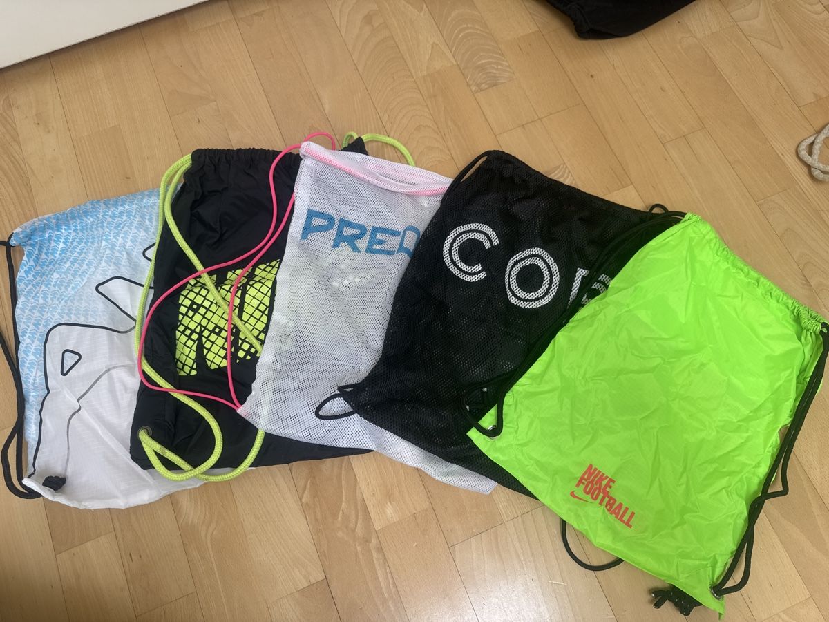 Nike Taschen: 5 Fussball-/ Turn-Beutel, Schuhebeutel – Gebraucht aus Abtwil SG von ale2002