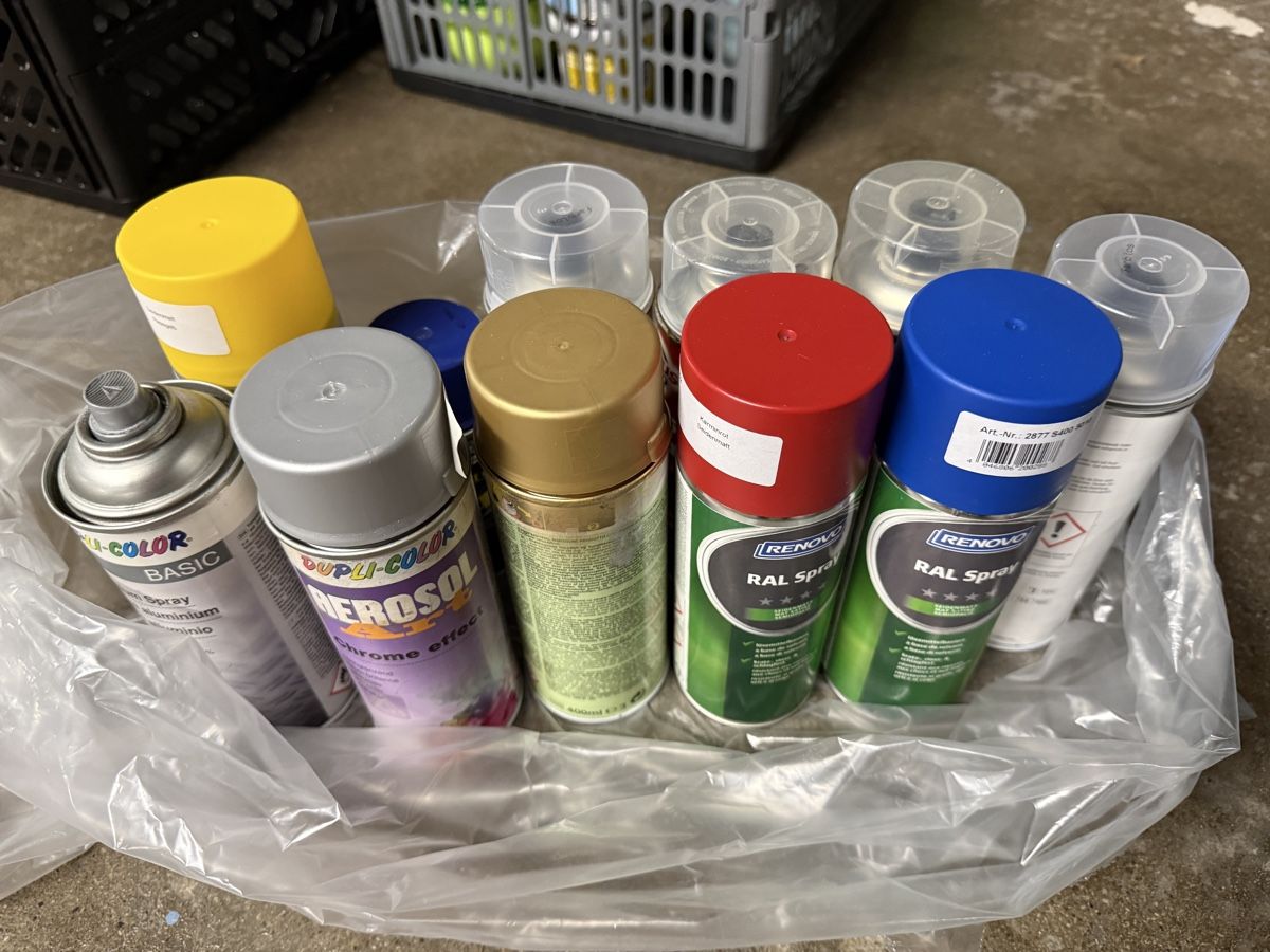 Farben: Farb-Spray-Dosen – Gebraucht aus Möhlin von Palessandro91