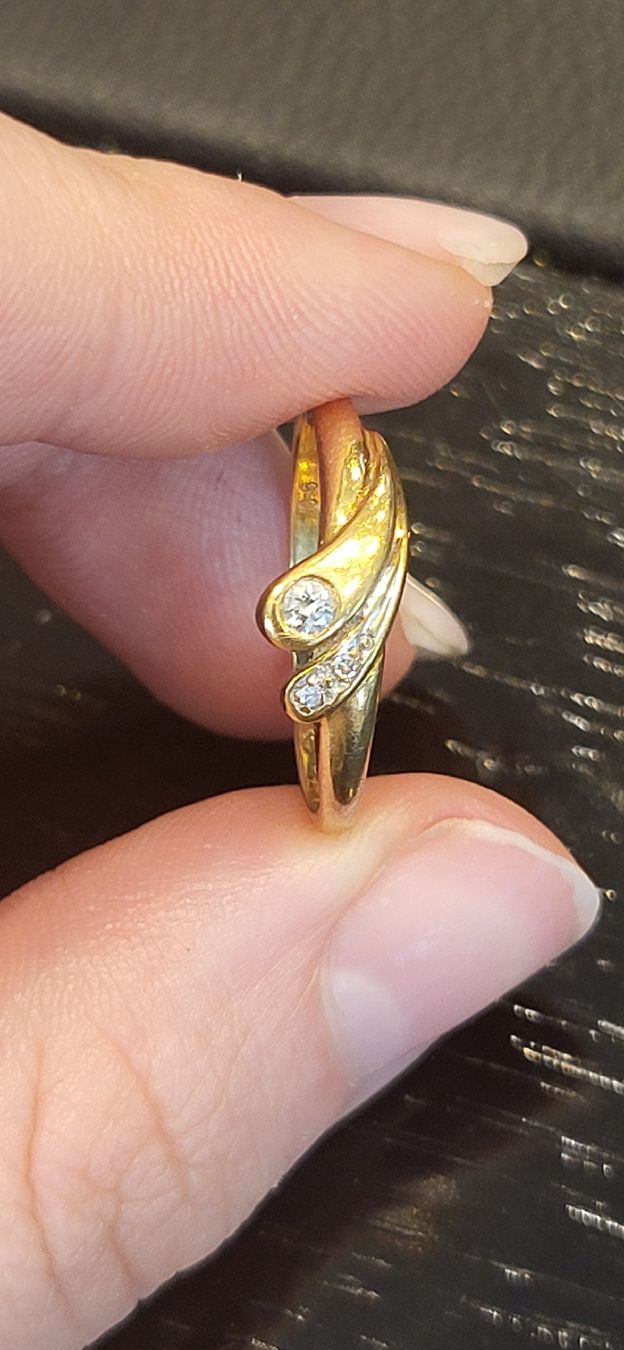 Anelli: Filigraner Goldring mit Diamanten  – Nuovo (secondo la descrizione) da Unterägeri venduto da Altgoldschmuck